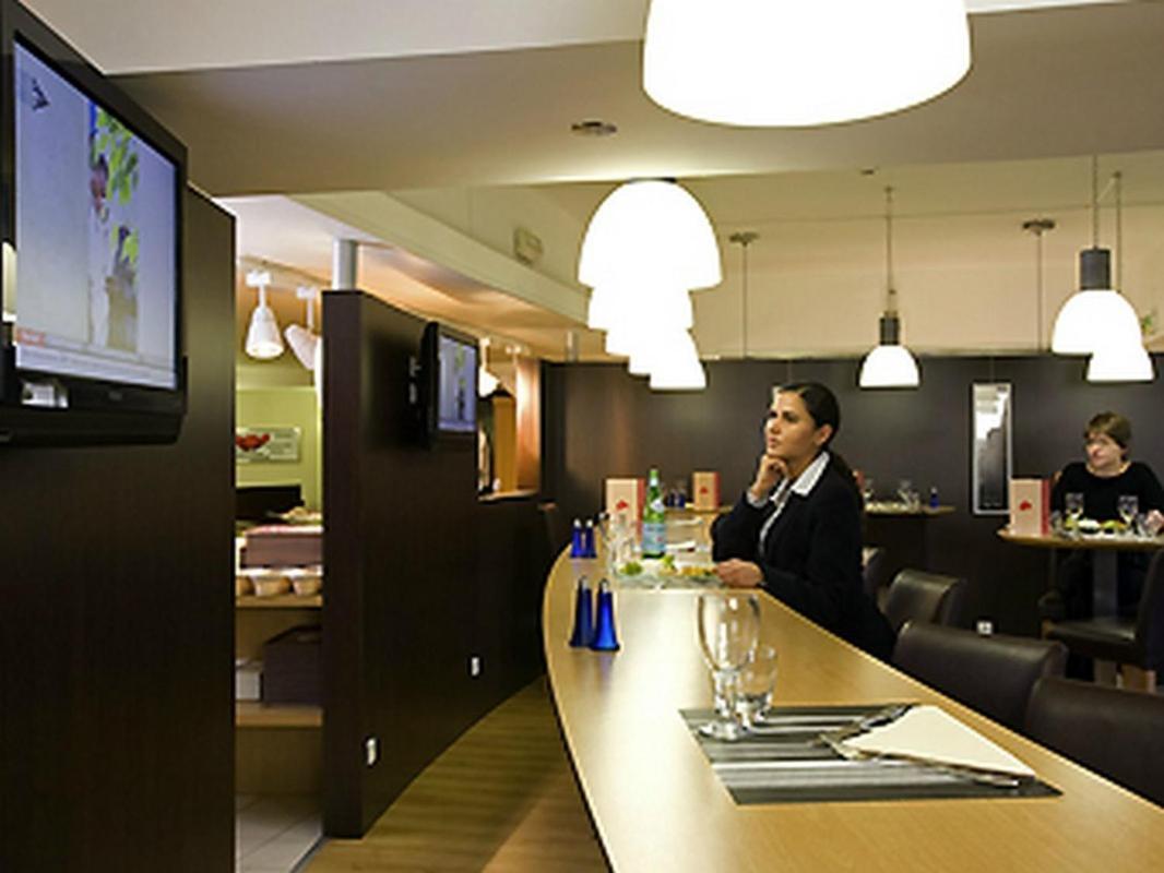 Ibis Paris Le Bourget Hotel La Courneuve Exterior foto