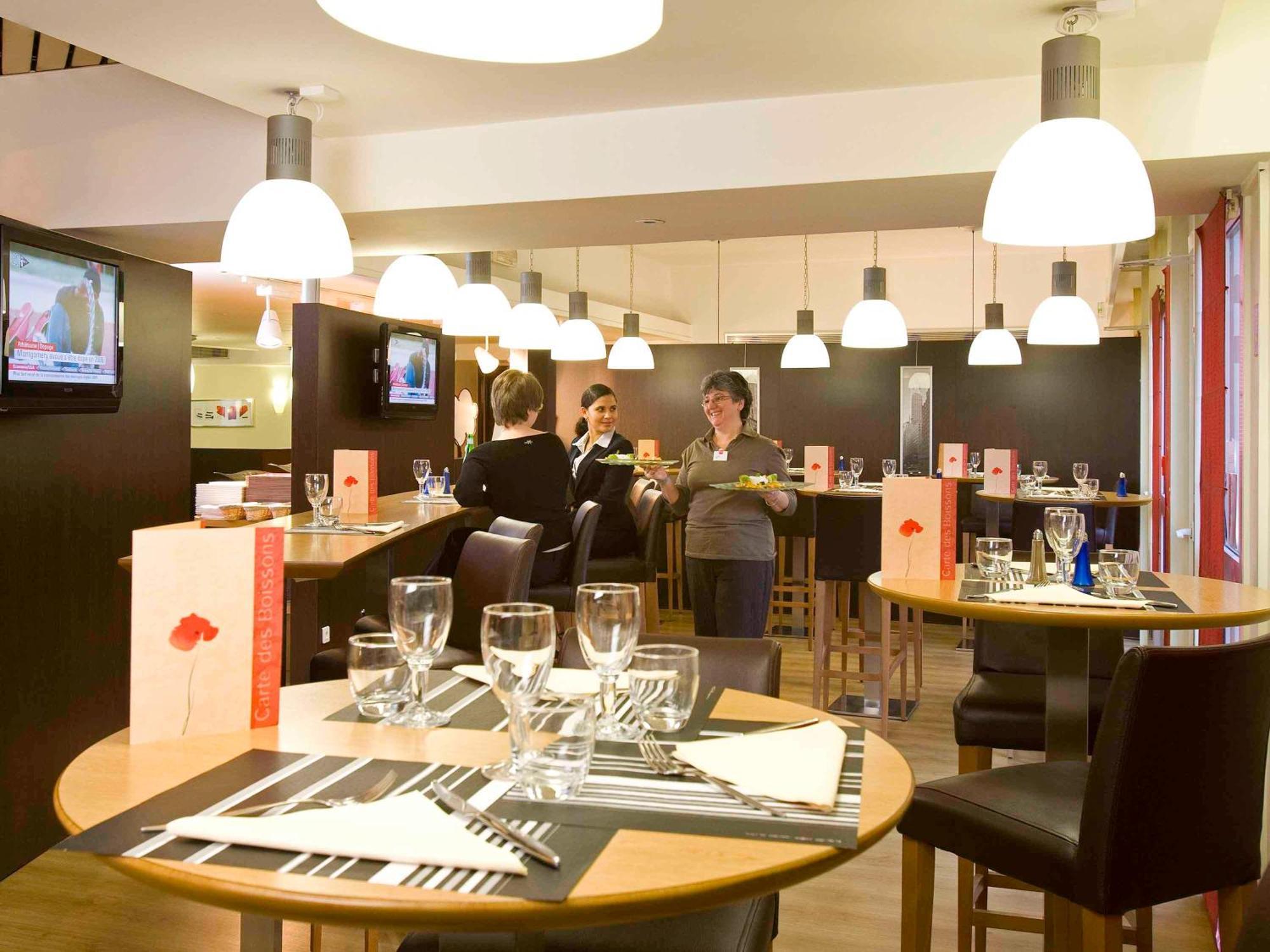 Ibis Paris Le Bourget Hotel La Courneuve Exterior foto