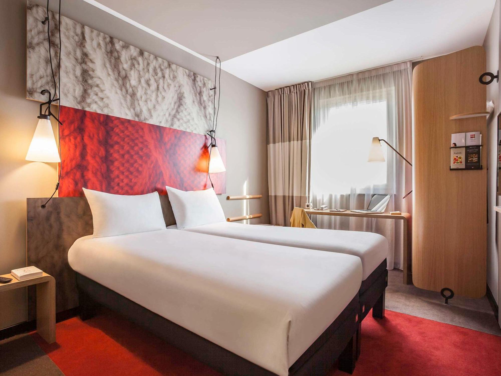 Ibis Paris Le Bourget Hotel La Courneuve Exterior foto