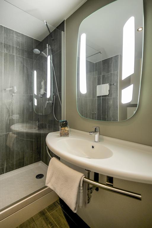 Ibis Paris Le Bourget Hotel La Courneuve Exterior foto