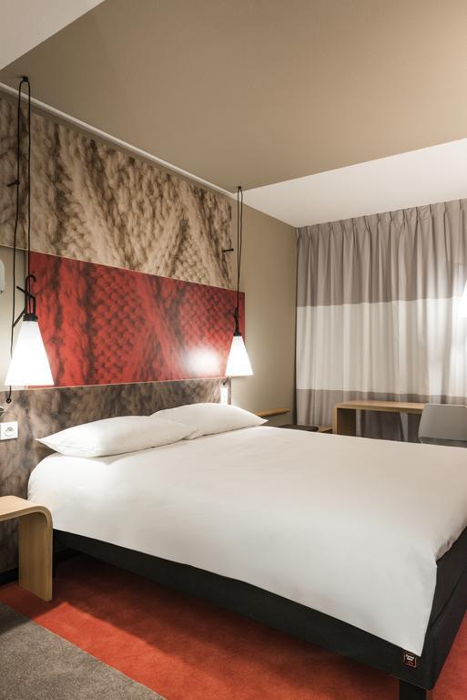 Ibis Paris Le Bourget Hotel La Courneuve Exterior foto