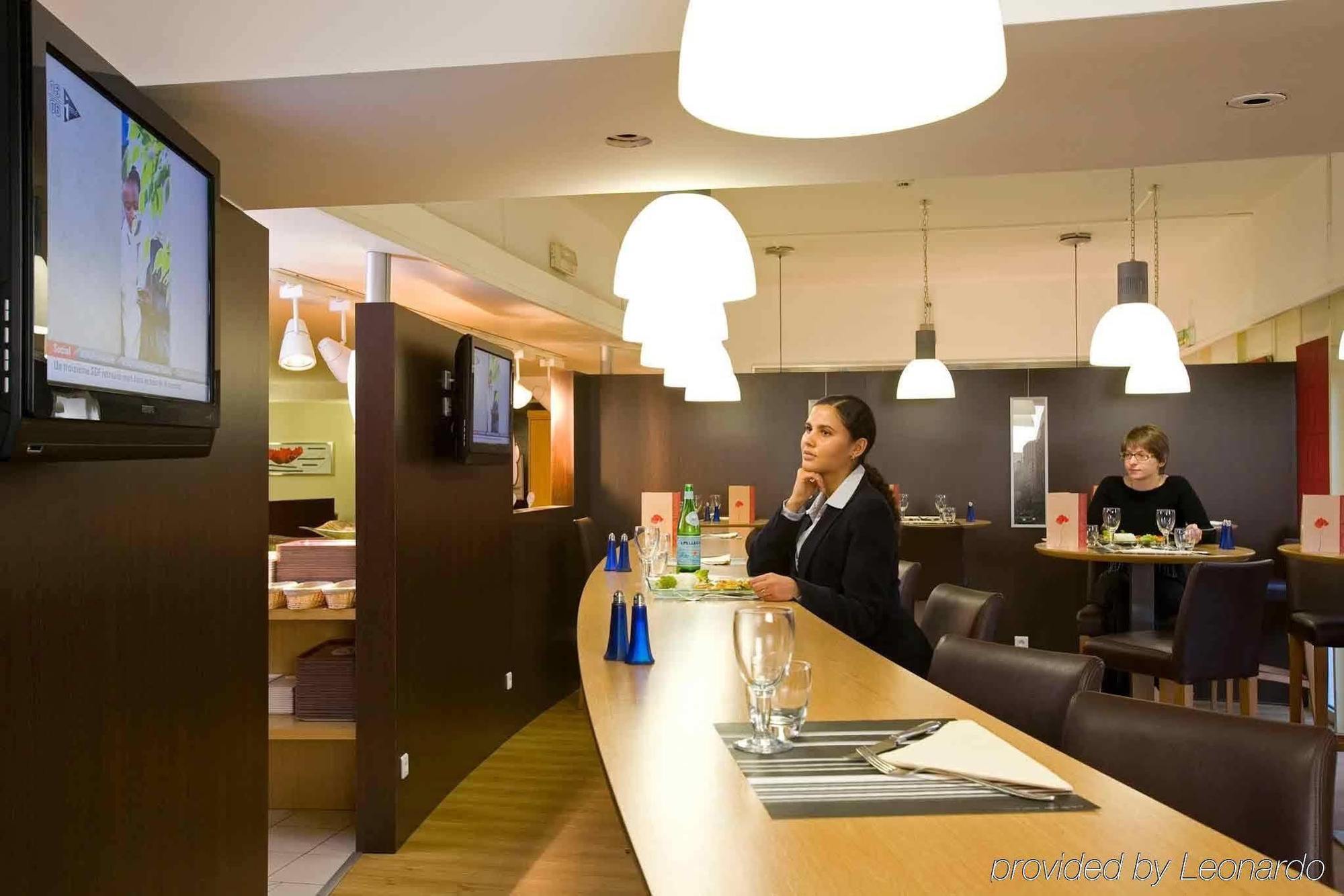 Ibis Paris Le Bourget Hotel La Courneuve Exterior foto