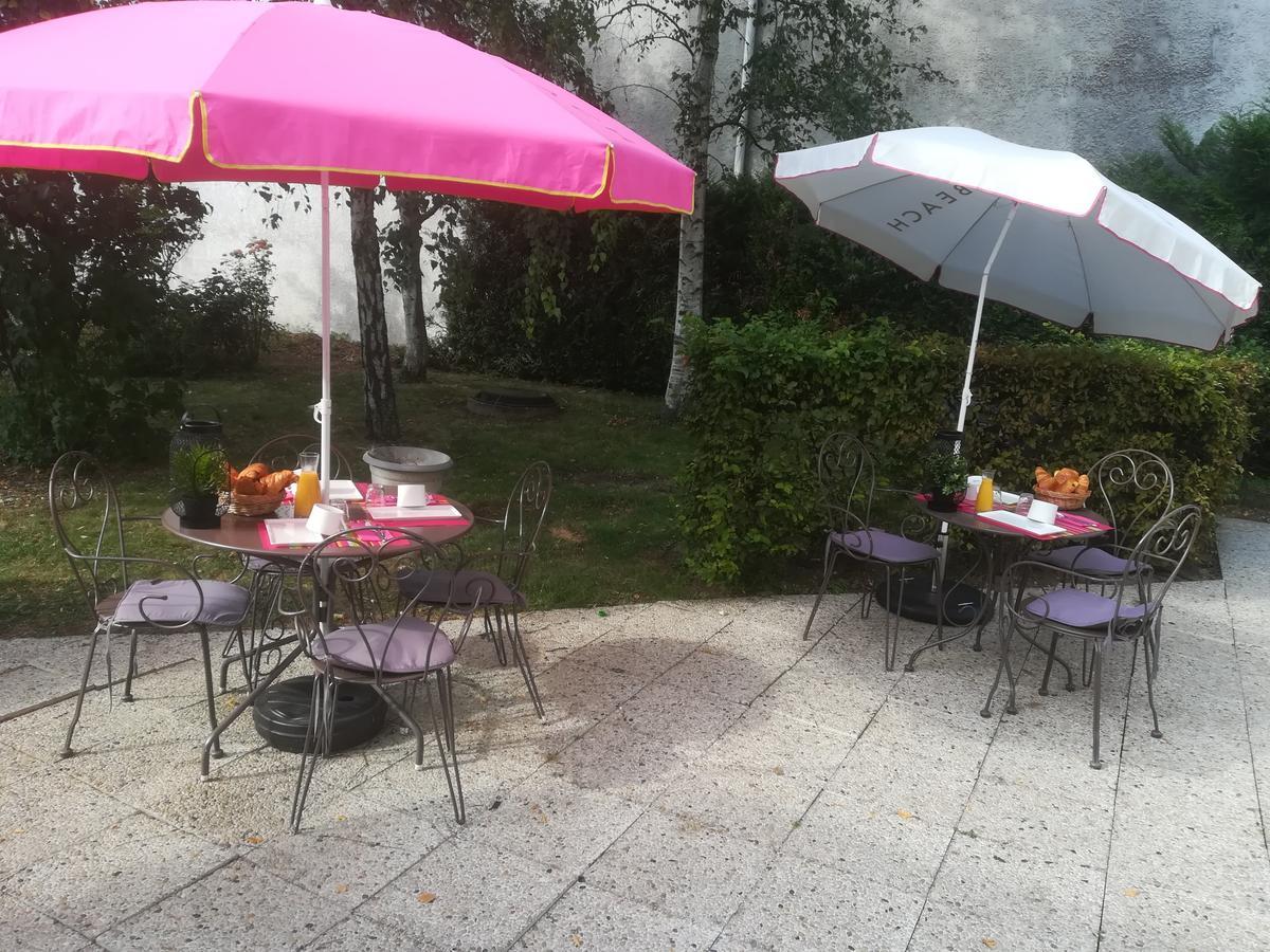 Ibis Paris Le Bourget Hotel La Courneuve Exterior foto
